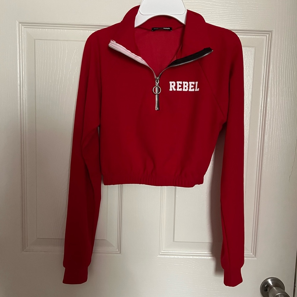Fashion Nova Red Cropped Top Long Sleeve  Size XS